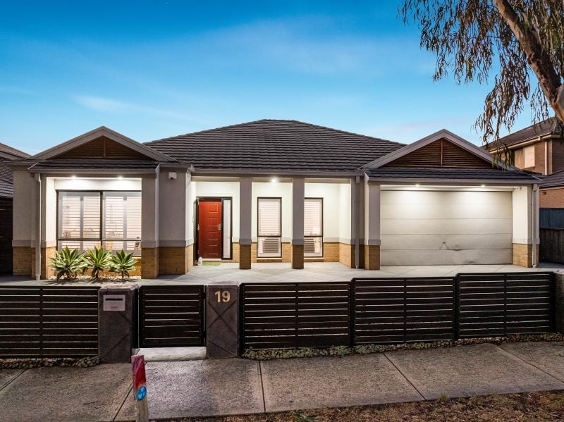 19 Stonebridge Rise, Epping