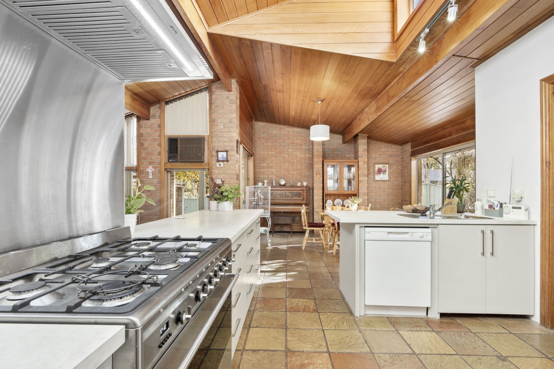 10-12 Coobah Court, Maryborough - Thumbnail 4