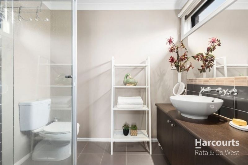 15 Clementson Drive, Caroline Springs