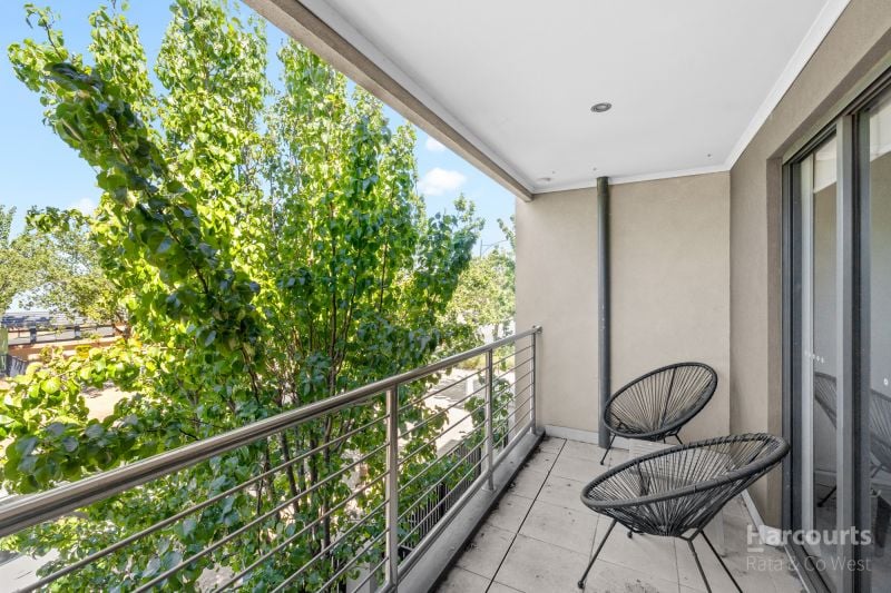 4/8 The Crossing, Caroline Springs