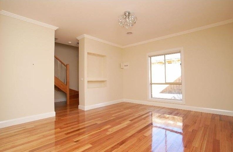 Three Bedroom Townhouse In The Heart of Glenroy!