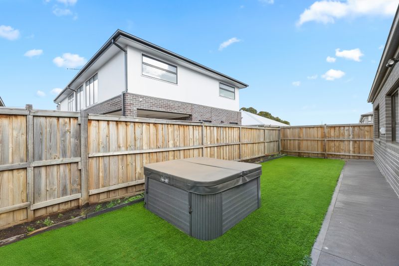 16 Petronas Drive, Fraser Rise