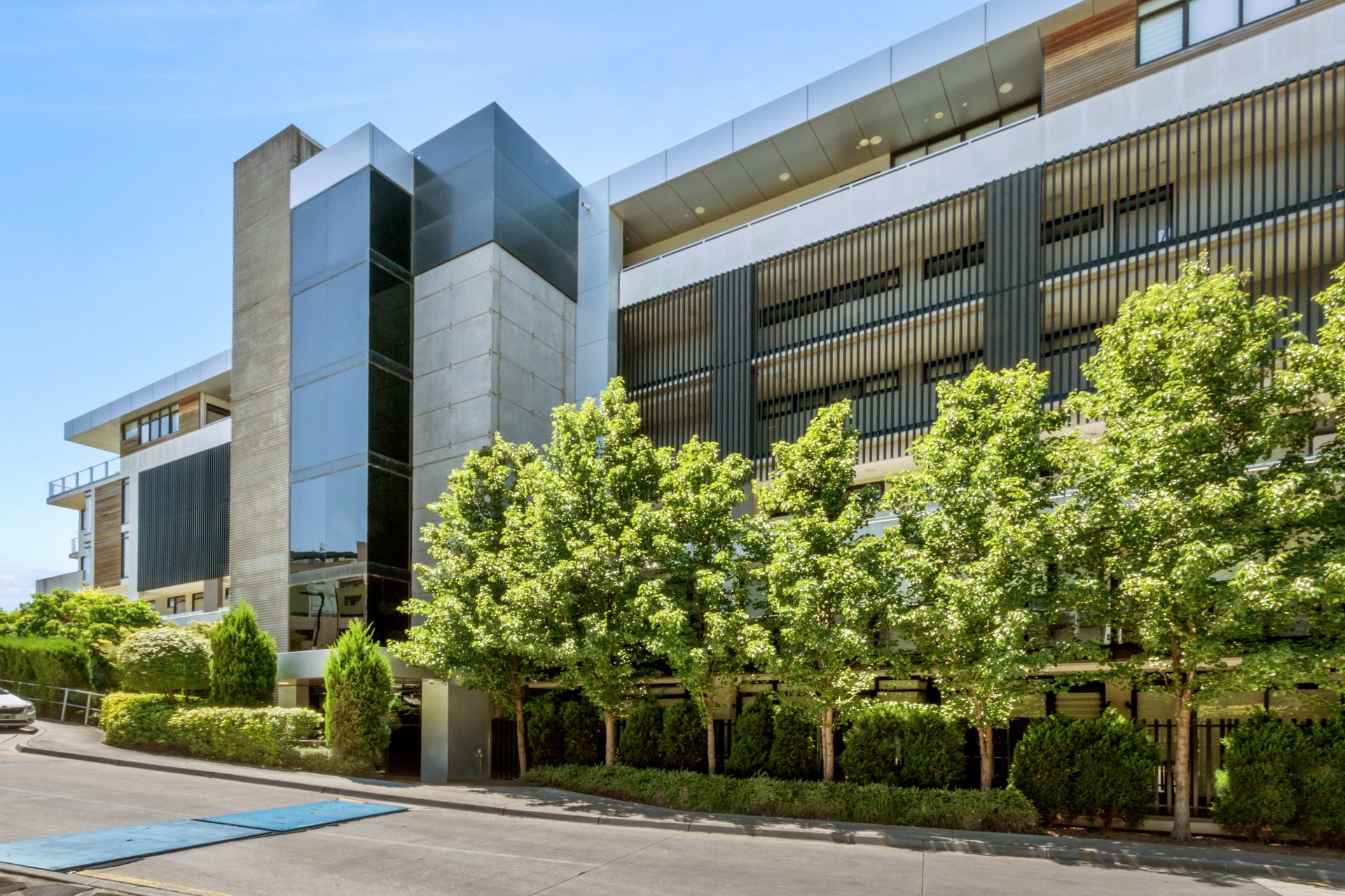 Apartment living, stone's throw from Highpoint!