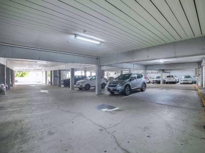 GROUND FLOOR OFFICE/RETAIL OPPORTUNITY!