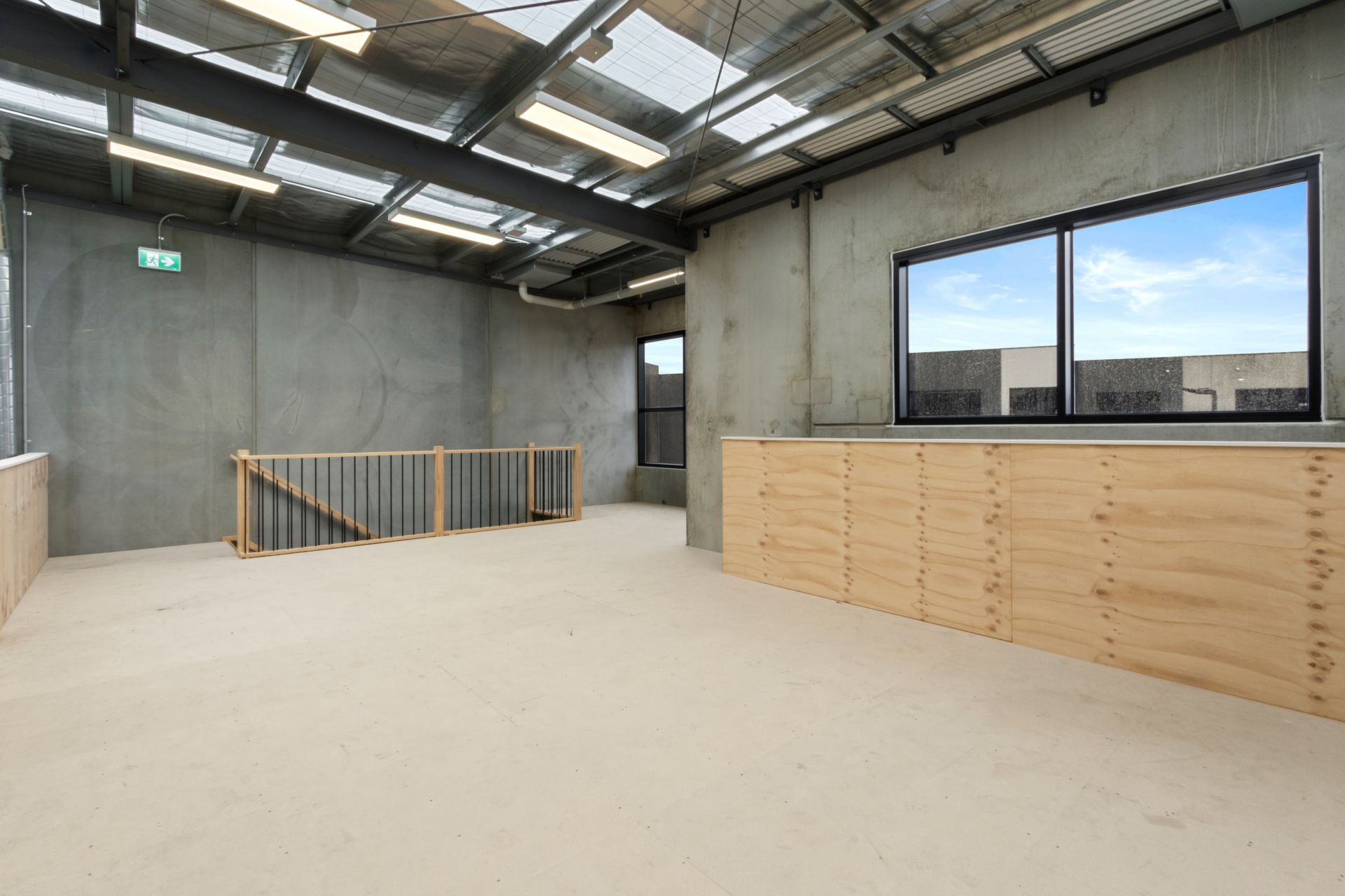 OCCUPY OR INVEST:
Versatile Warehouse + Office – Move In Ready!