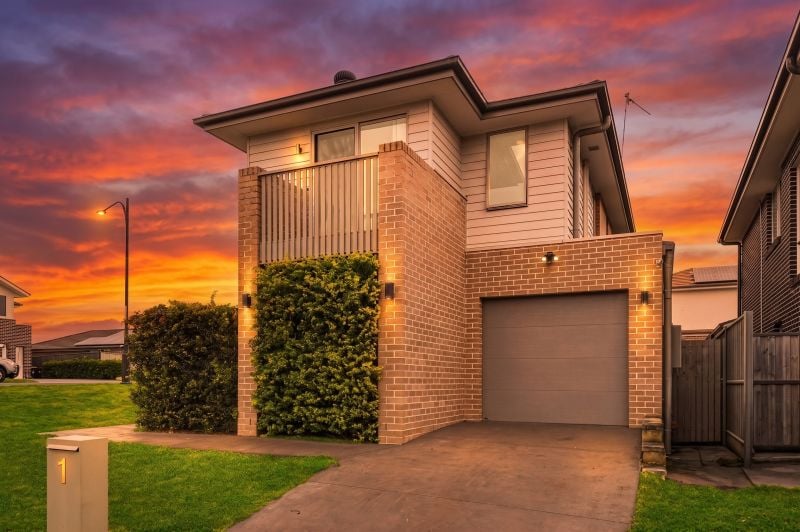 Stunning Modern Grandeur & Everyday Practicality Redefined!