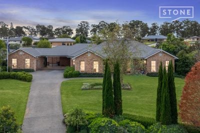 13 Lorikeet Close, Weston, Weston - Image 1