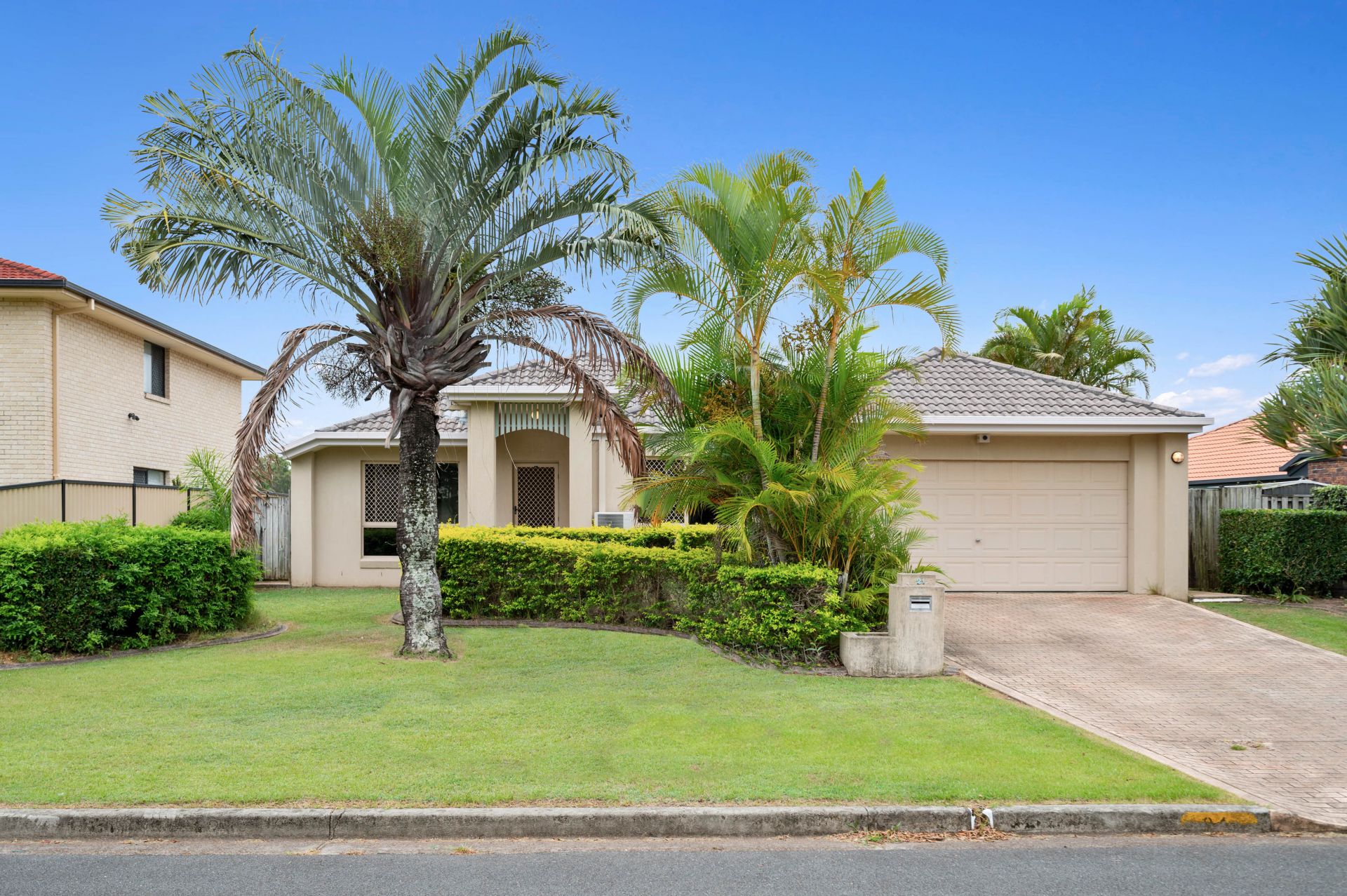 21 Lefroy Drive, Coombabah - Thumbnail 3