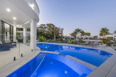 Private Waterfront Oasis, Fusing Tropical Luxury with Modern Elegance