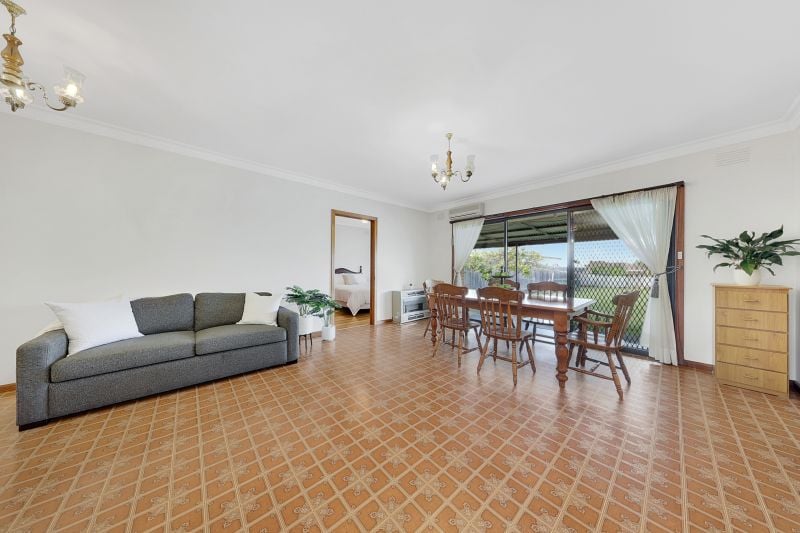 15 Elliot Street, Reservoir