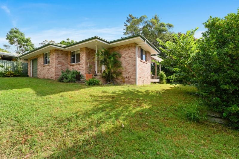 3 Bedroom Home with Leafy Outlook