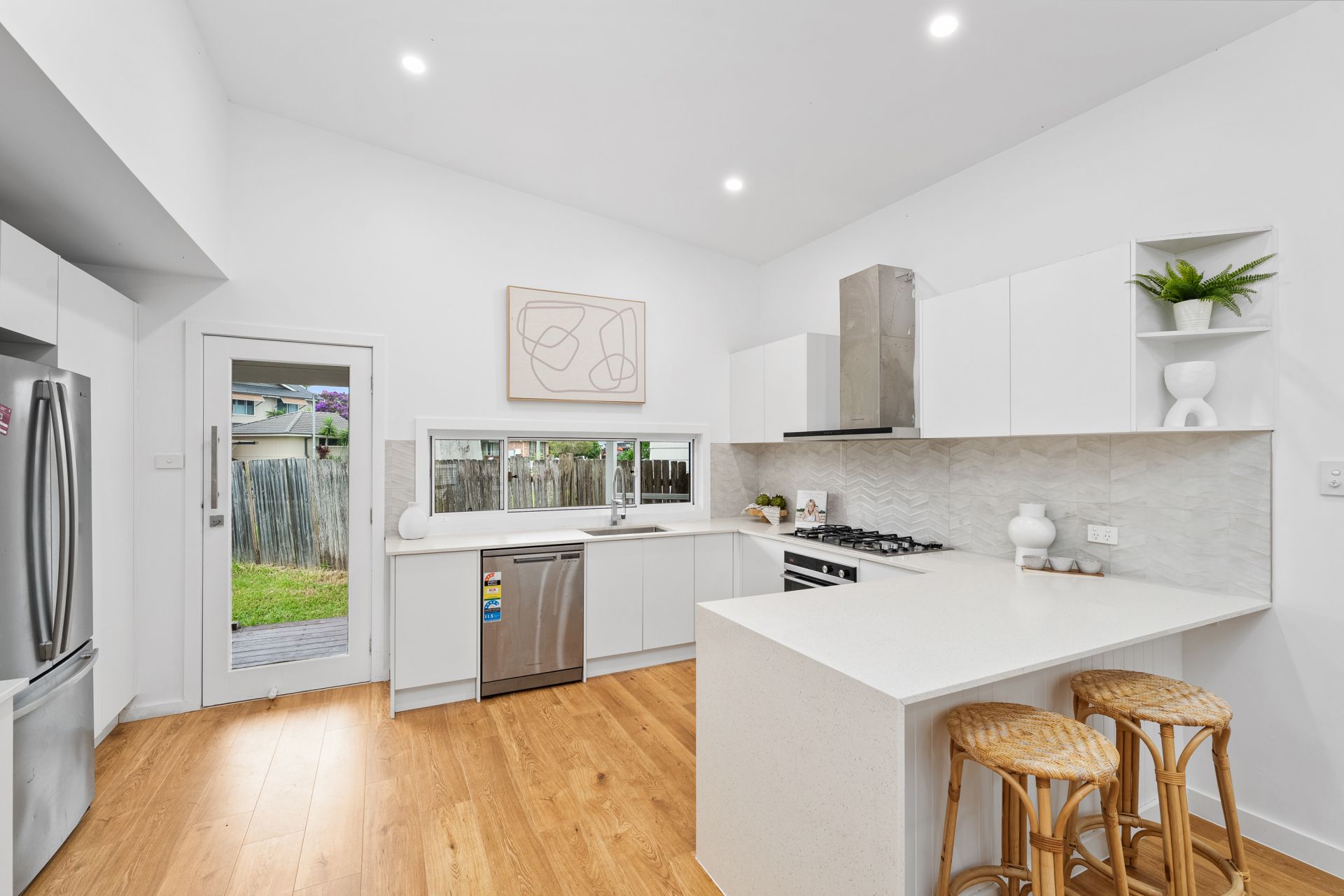 12 Blenheim Avenue, Berkeley Vale, Berkeley Vale - Thumbnail 3