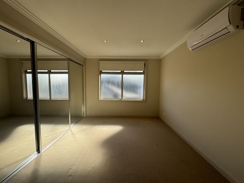 1/76 Strathmerton Street, Reservoir