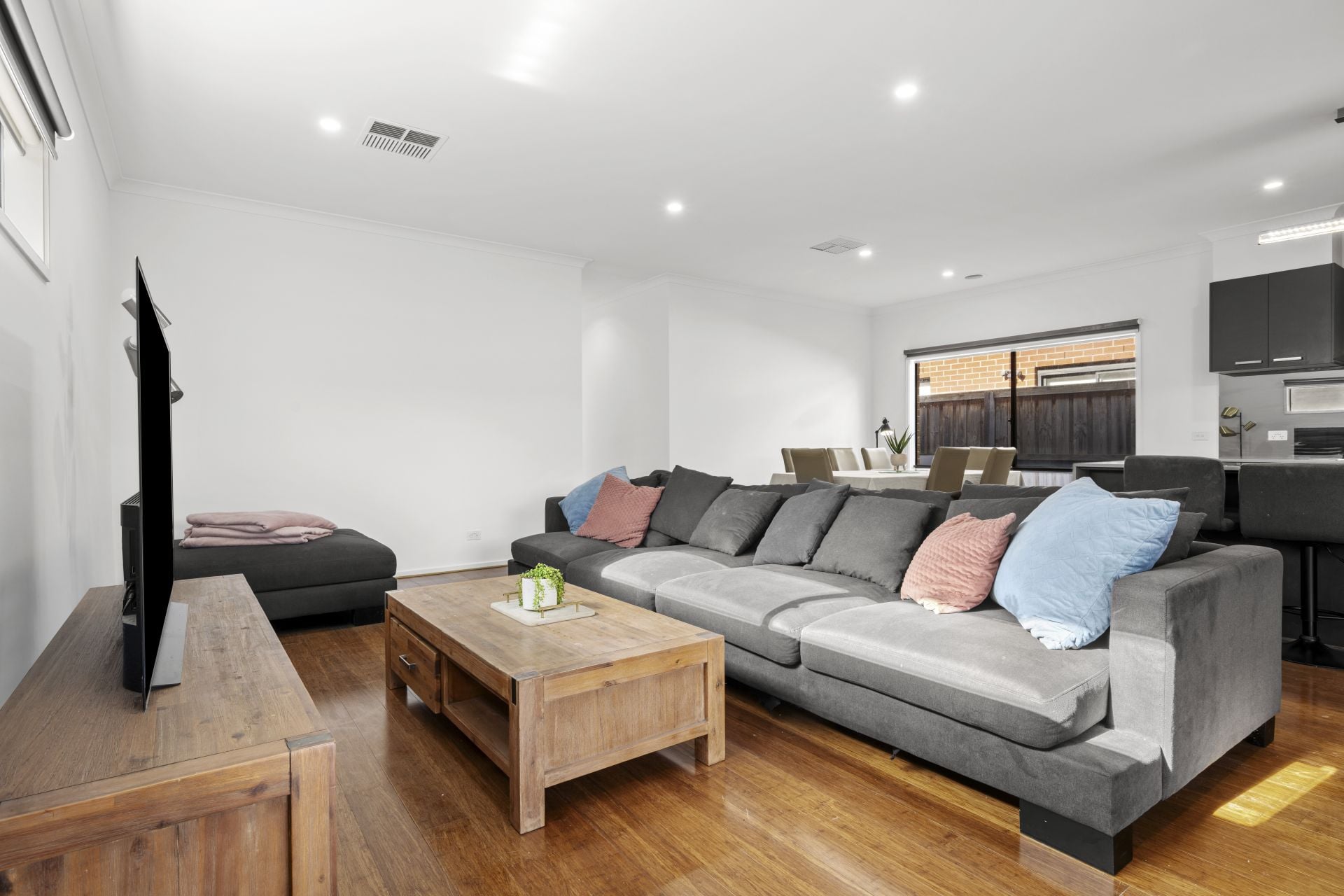 Stylish Family Living In A Convenient Mernda Location