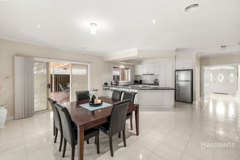 17 Carinya Boulevard, Burnside