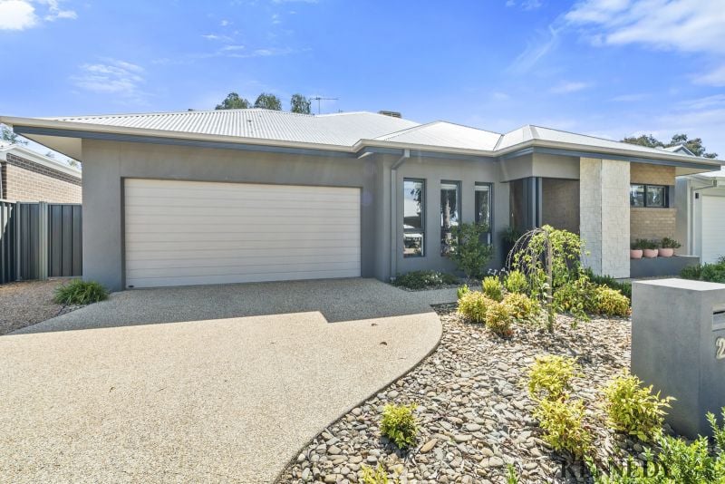 24 Coco Crescent Yarrawonga VIC, Yarrawonga - Thumbnail 2