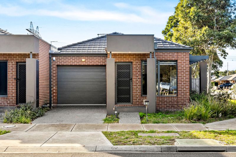 2 Pinney Lane, Epping