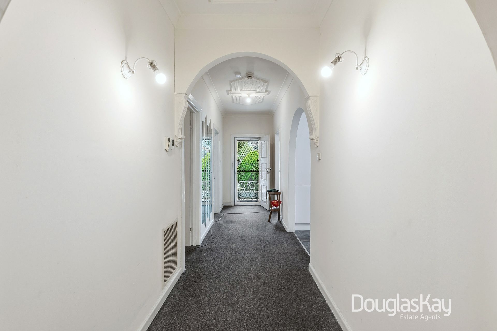 9 Ruth Street, Sunshine North VIC, Sunshine North - Thumbnail 3
