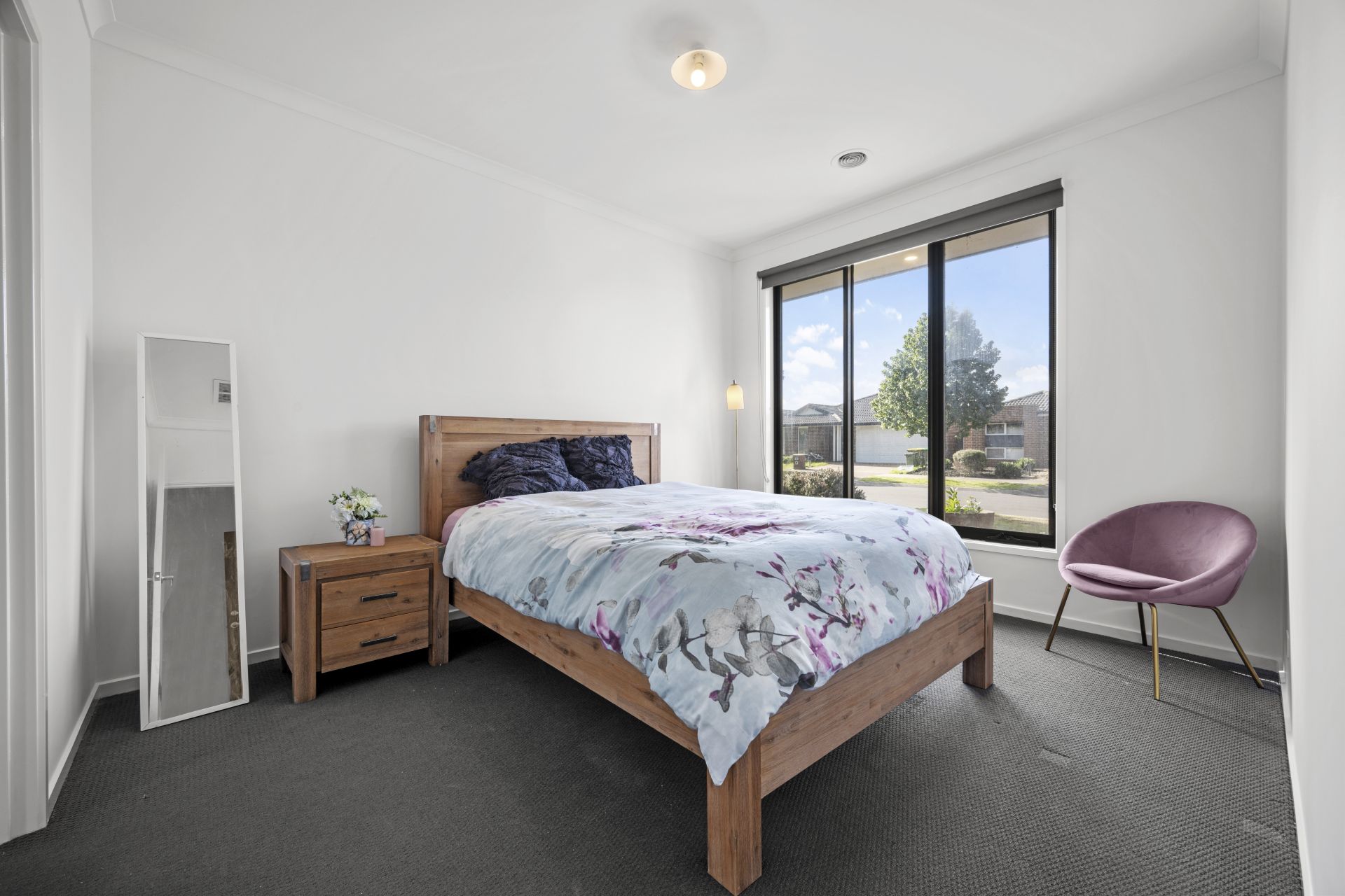 Stylish Family Living In A Convenient Mernda Location