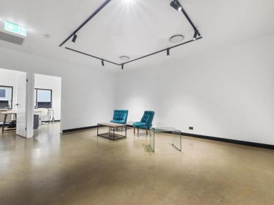 CENTRALLY LOCATED PLUG AND PLAY OFFICE!