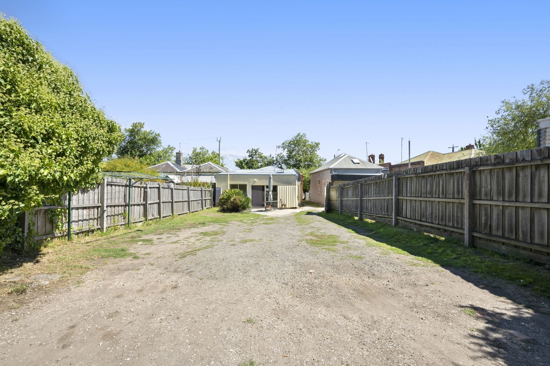 208 Doveton Crescent, Soldiers Hill, Soldiers Hill - Image 1