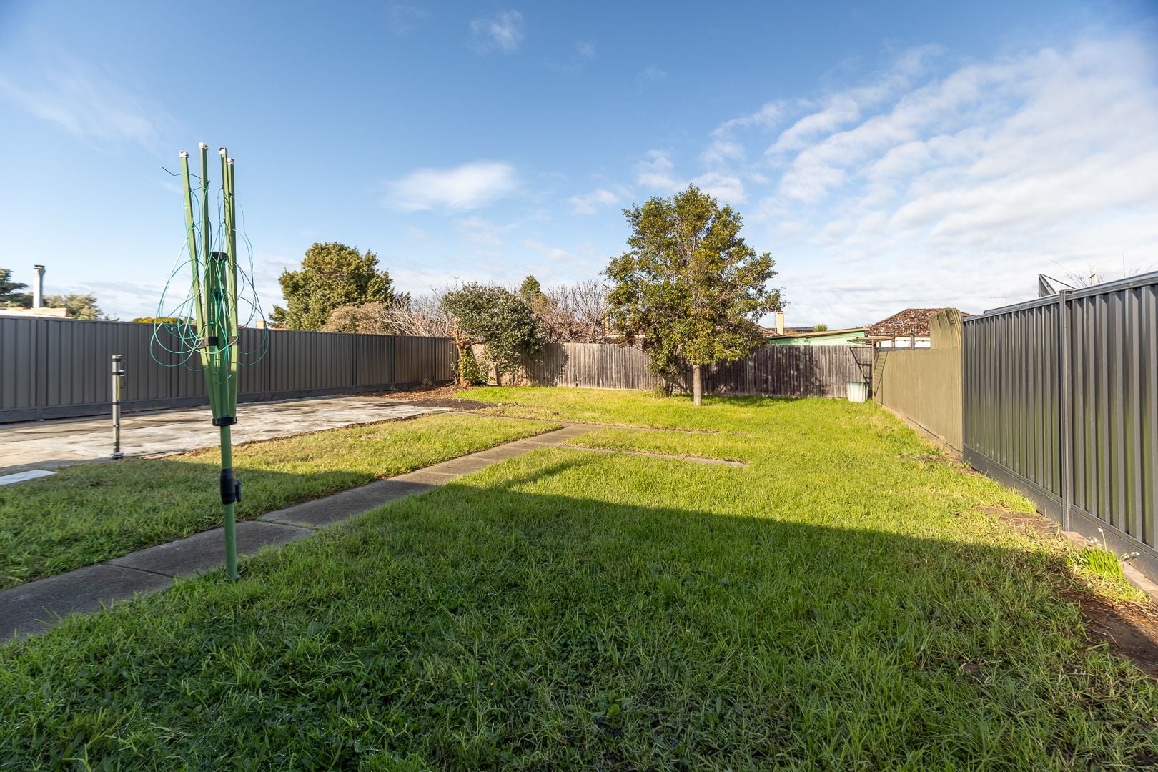 SPACIOUS 3-BEDROOM FAMILY HOME IN PRIME LOCATION