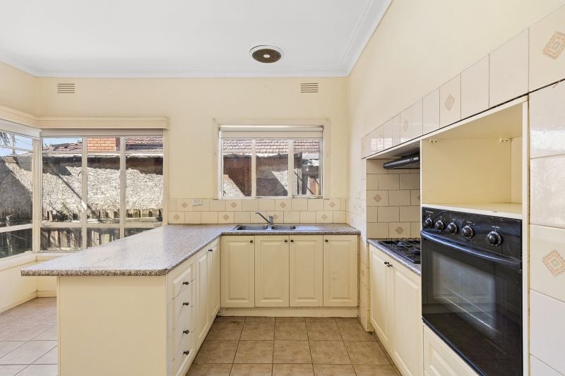 33 Mount View Road, Thomastown