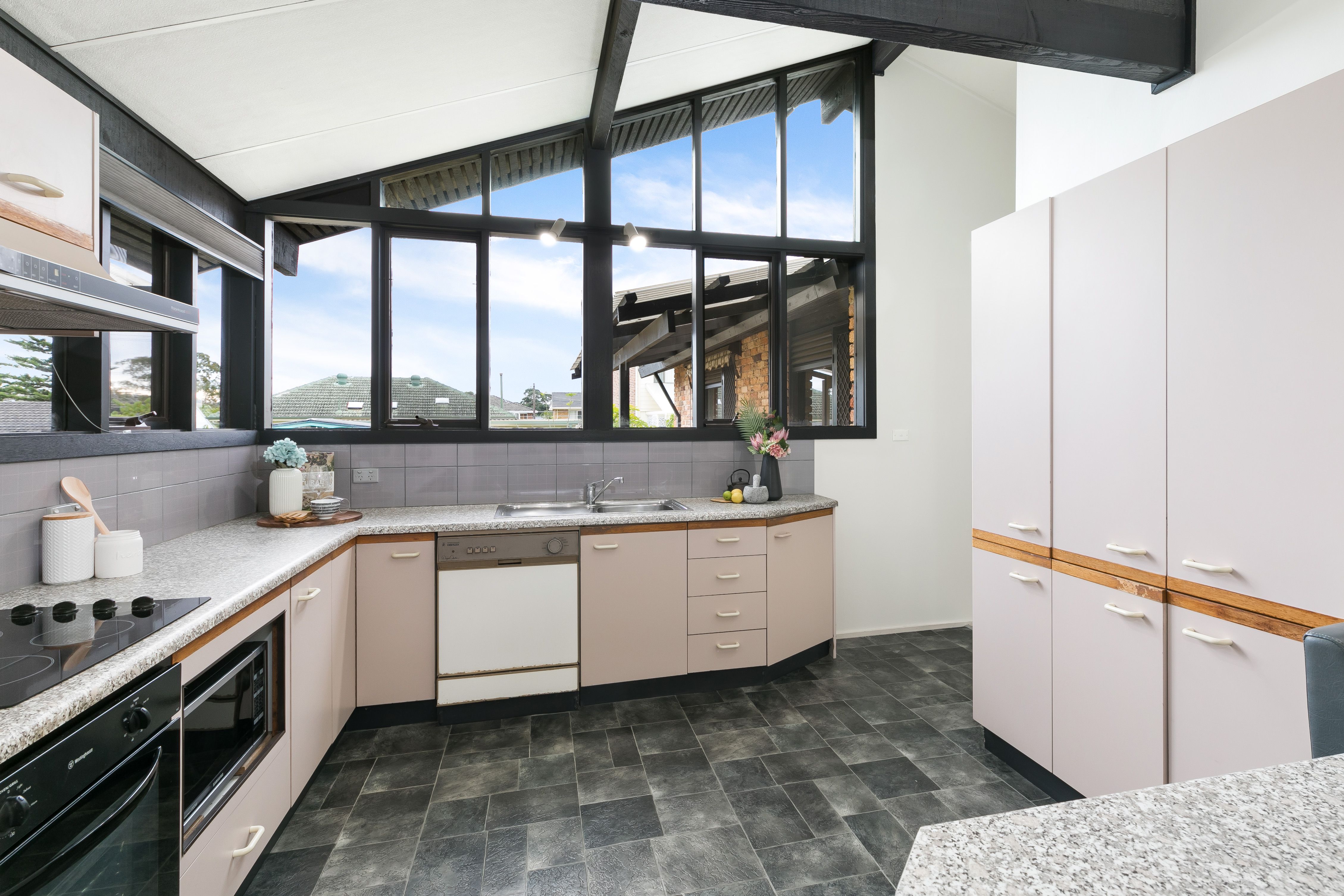 3 Doris Avenue MIRANDA 2228
