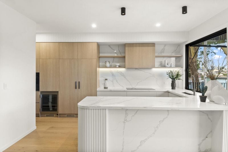 51 Rudd Street, Broadbeach Waters - Thumbnail 6