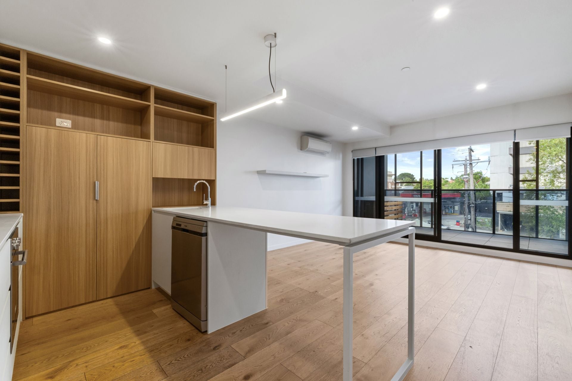 Stylish Two-Bedroom Apartment on the Thornbury Fringe
