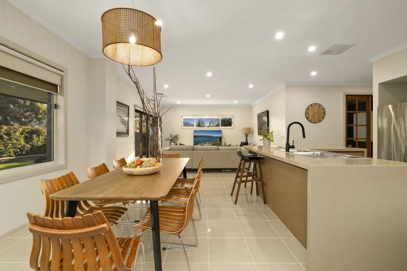 2 Kalatha Street, South Morang