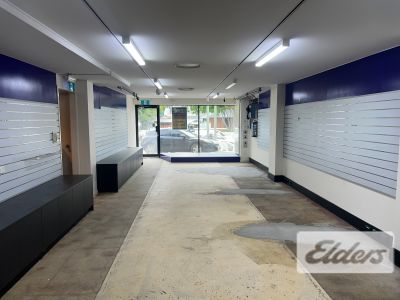 HIGHLY EXPOSED SHOWROOM ON WELLINGTON RD!