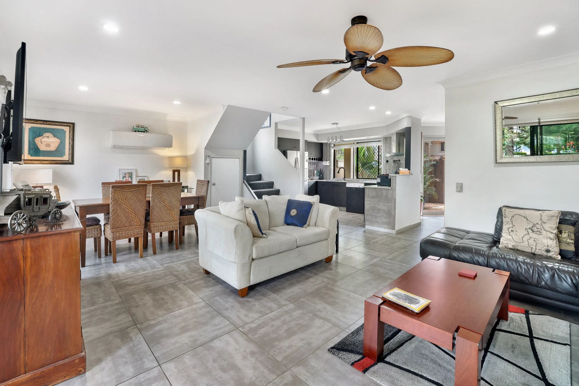 7/23 Santa Barbara Road, Hope Island QLD 4212, Hope Island - Thumbnail 2