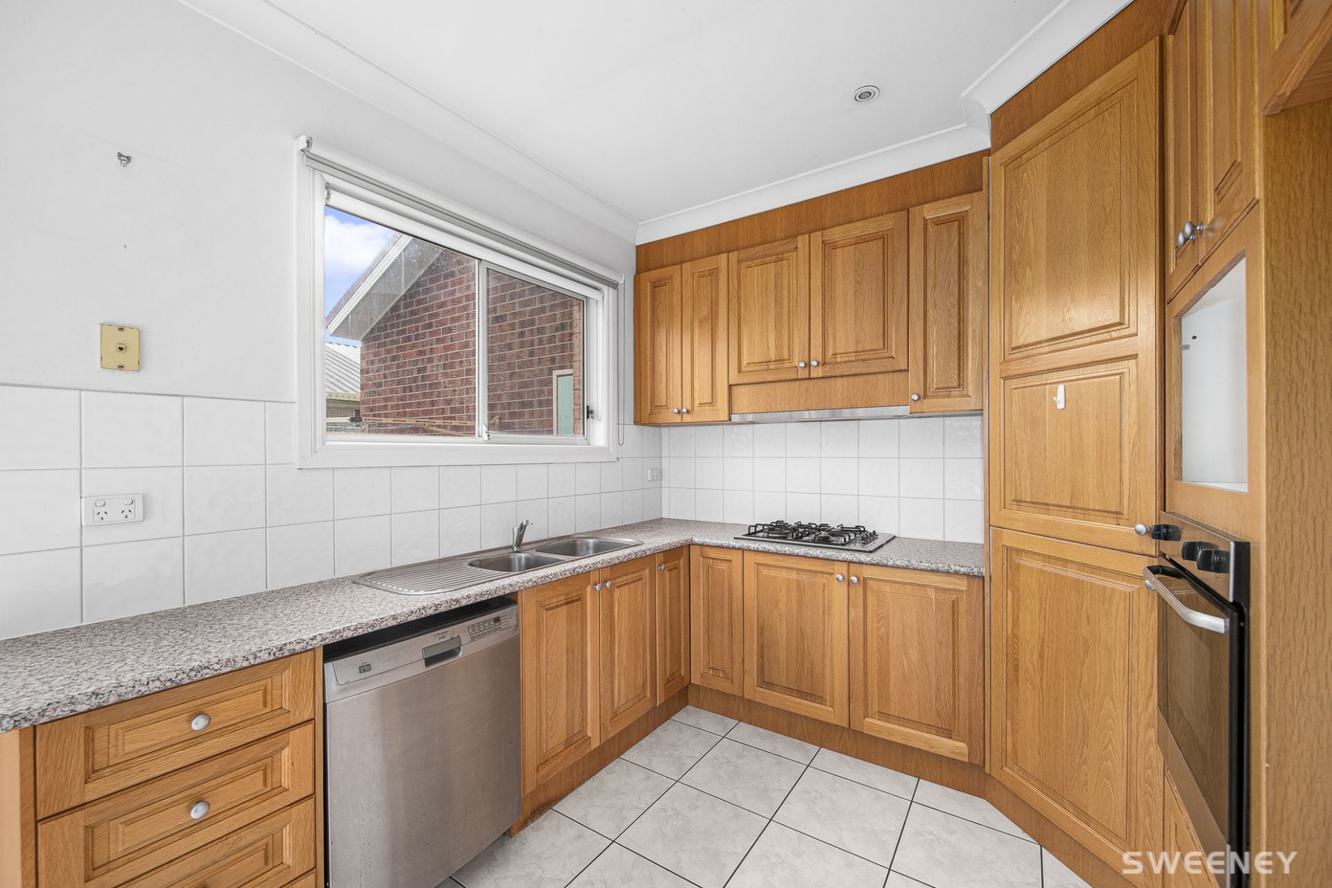 1/10-11 Dixon Court, Altona Meadows - Thumbnail 4