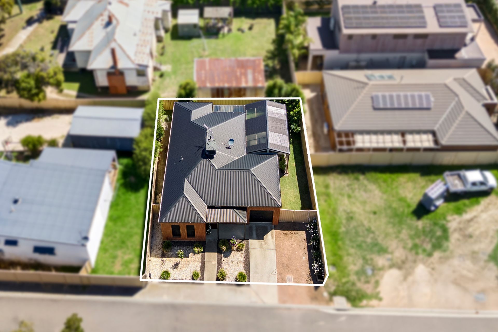 12 Amber Court, East Bendigo, East Bendigo, East Bendigo - Thumbnail 3