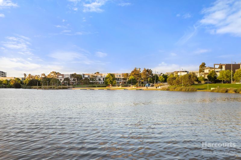 16 Caravel Lane, Caroline Springs