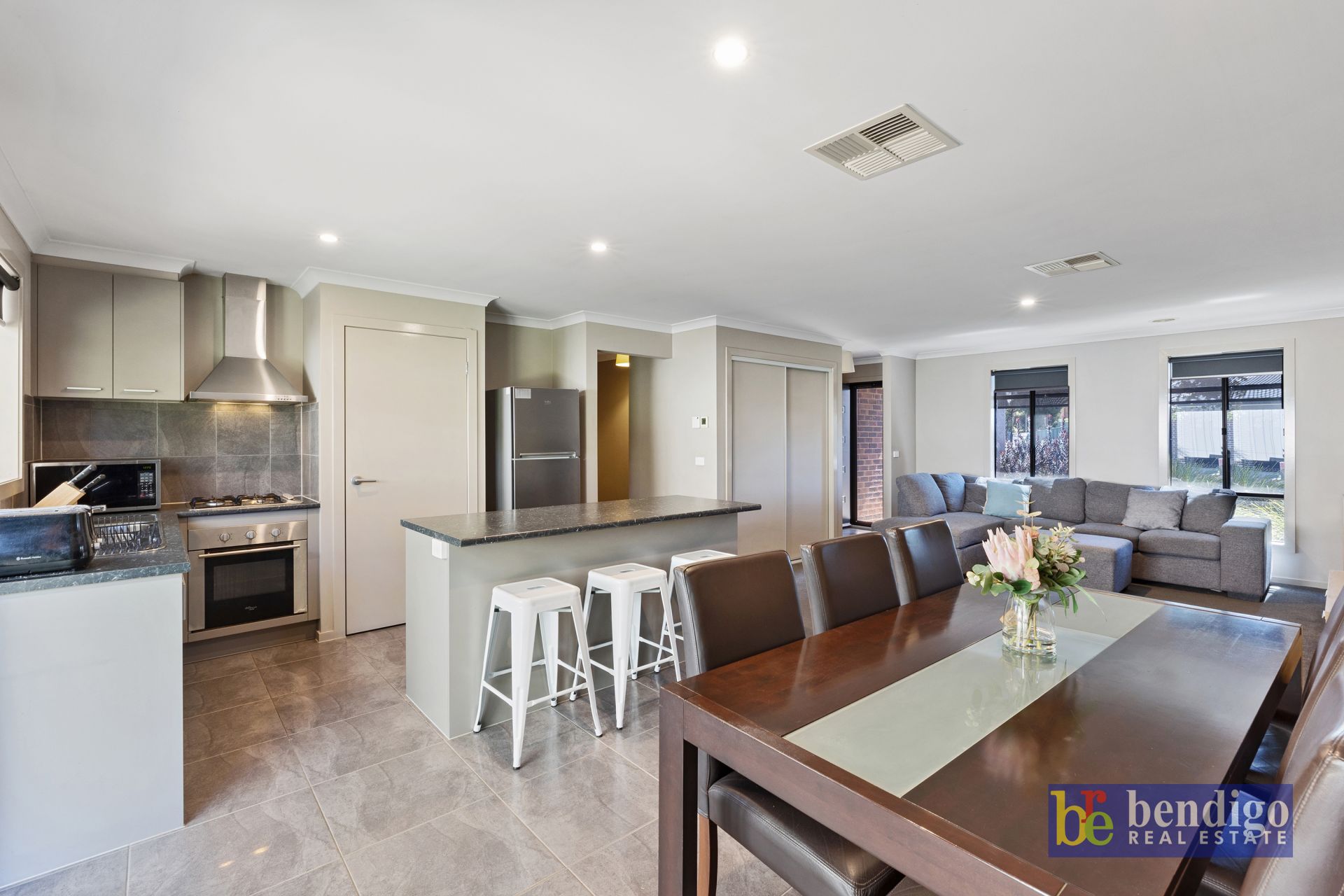 21 Akins Rise Golden Square VIC, Square - Thumbnail 2