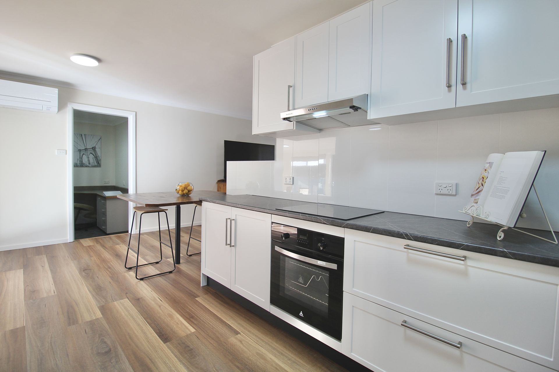 18 Northstoke Way Orange NSW, Orange - Thumbnail 5