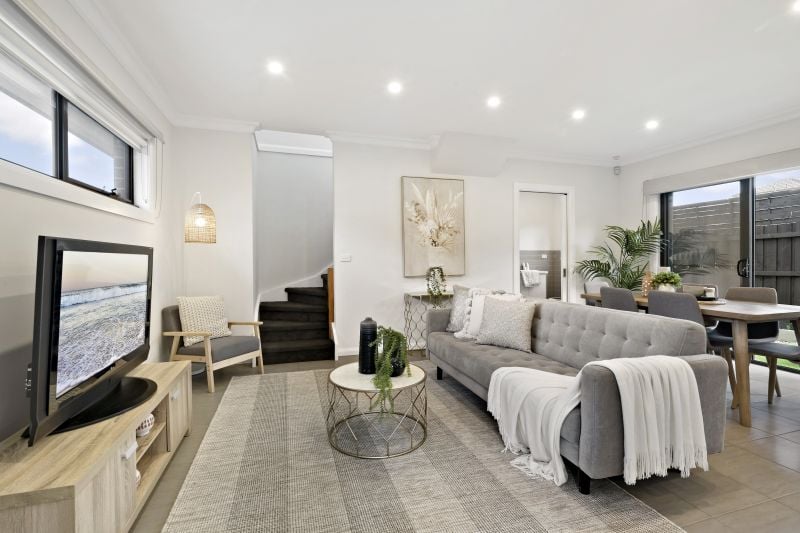 2/3 Cool Street, Reservoir