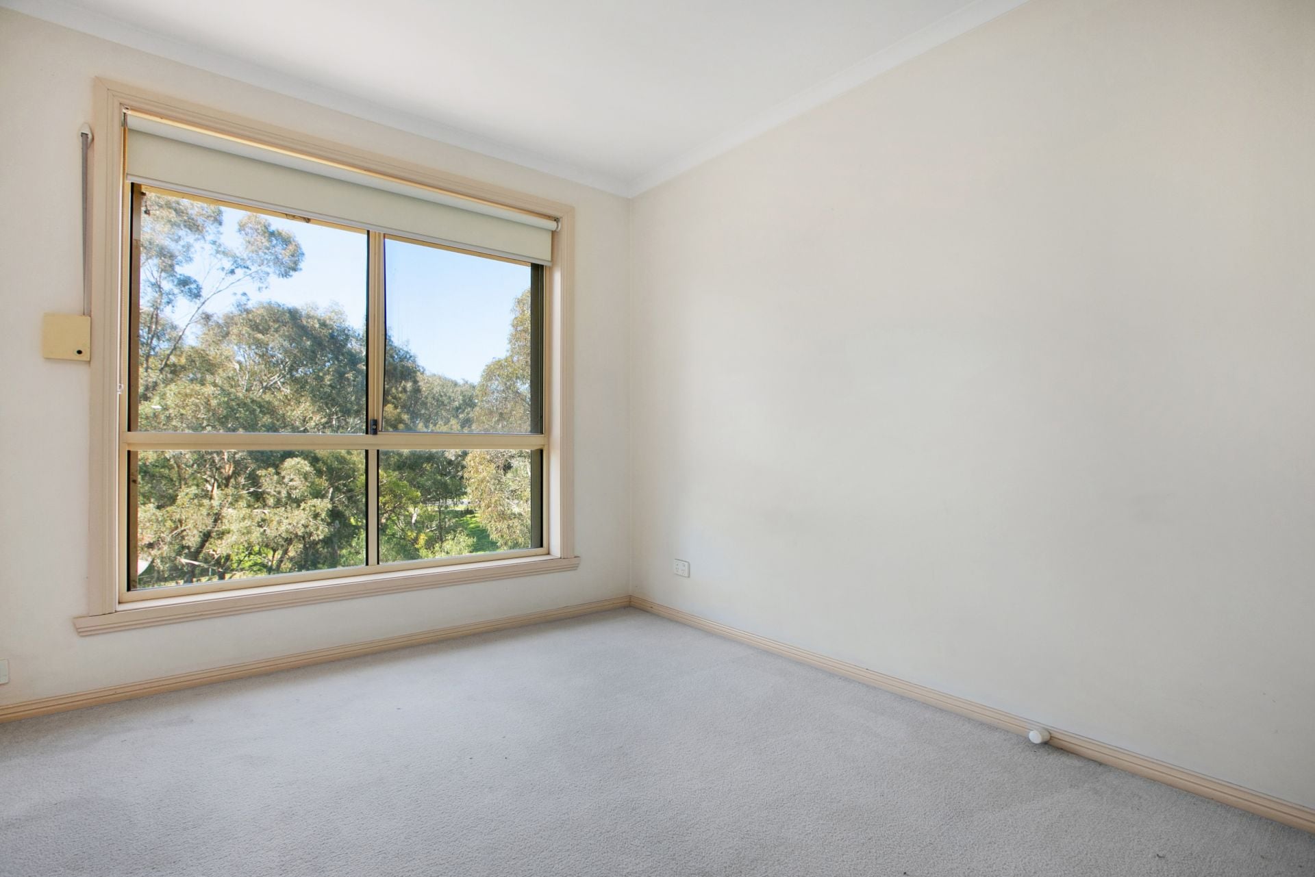 Stylish Terrace Living In A Convenient Location
