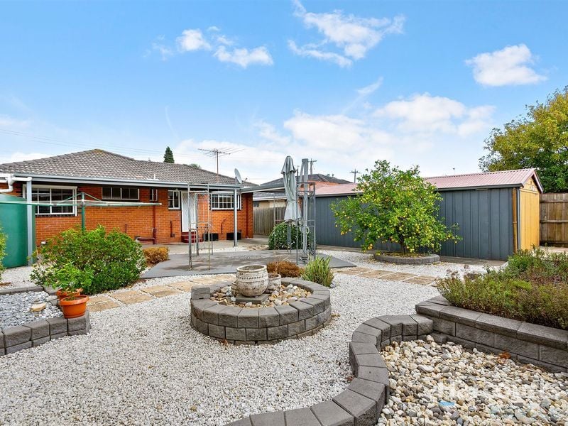 114 Edgars Road, Thomastown