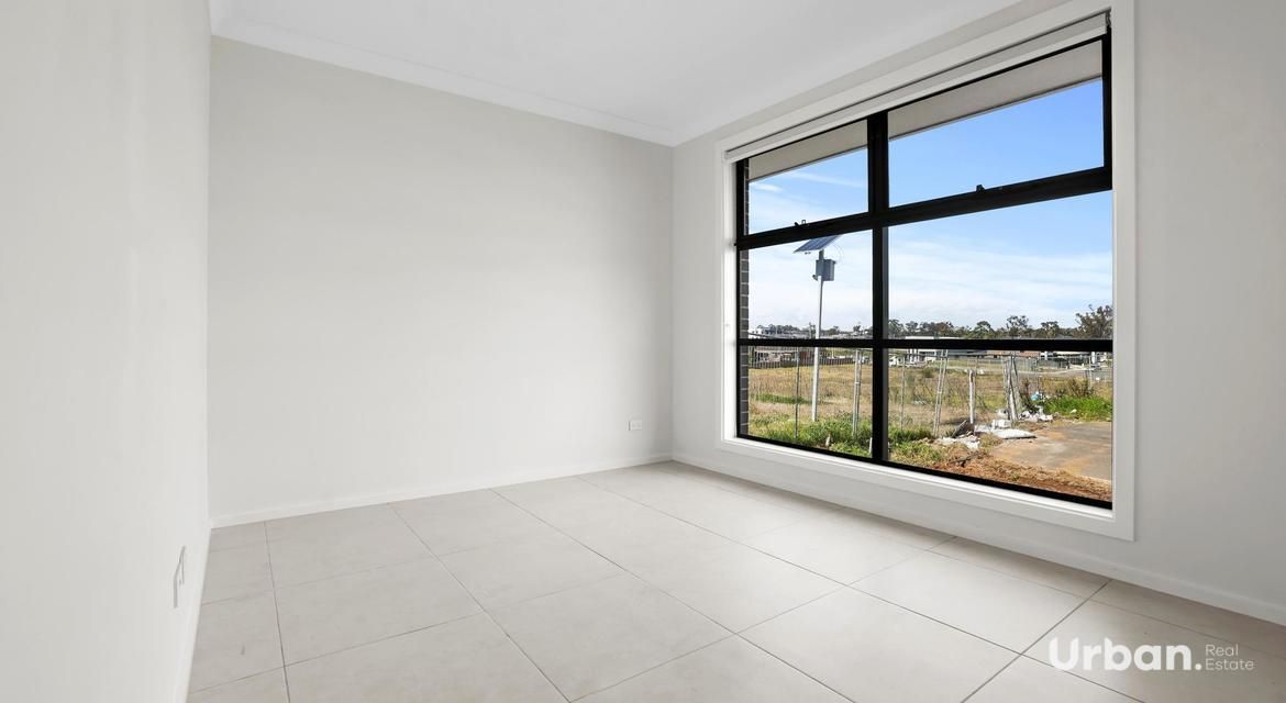 Austral 24 Caussade Crescent