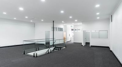 REFURBISHED OFFICE WITH CHARACTER FEATURES
