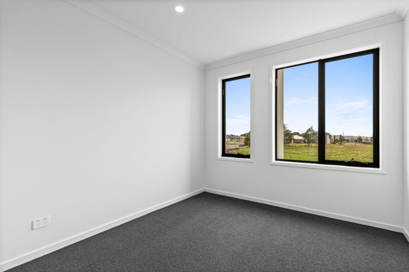 8 Parallax Walk, Wollert