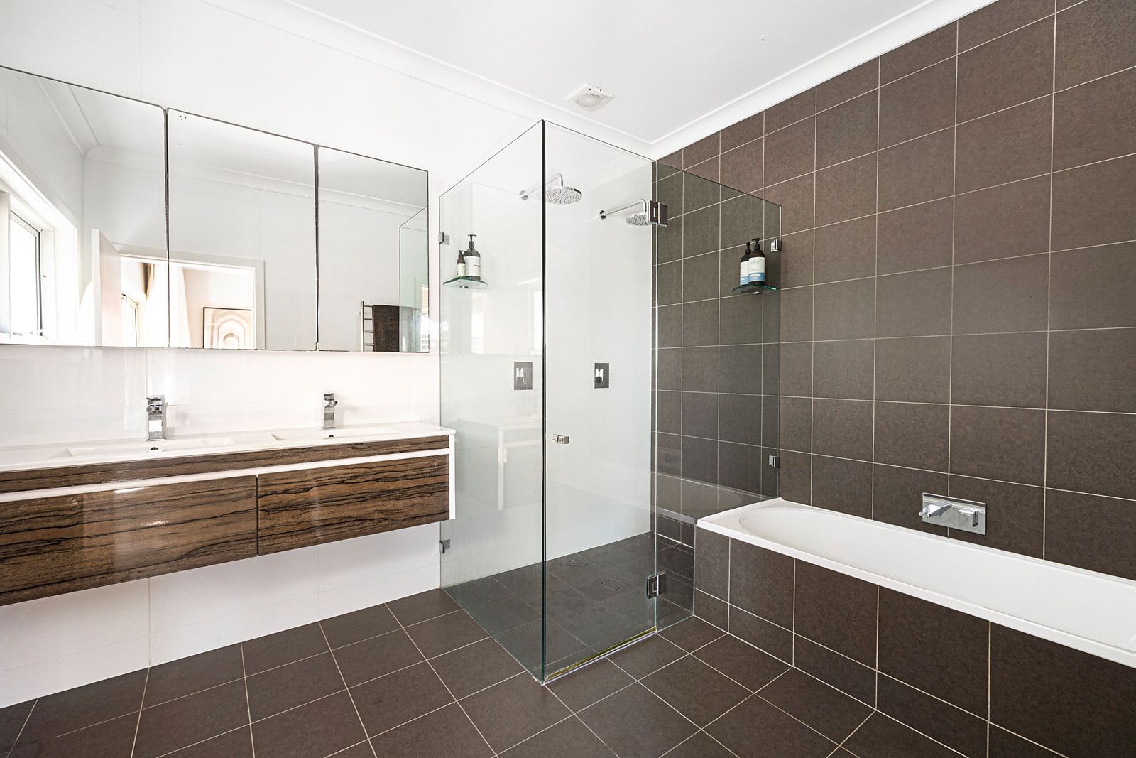 40 Woodland Street, Balgowlah Heights NSW, Balgowlah Heights - Thumbnail 2