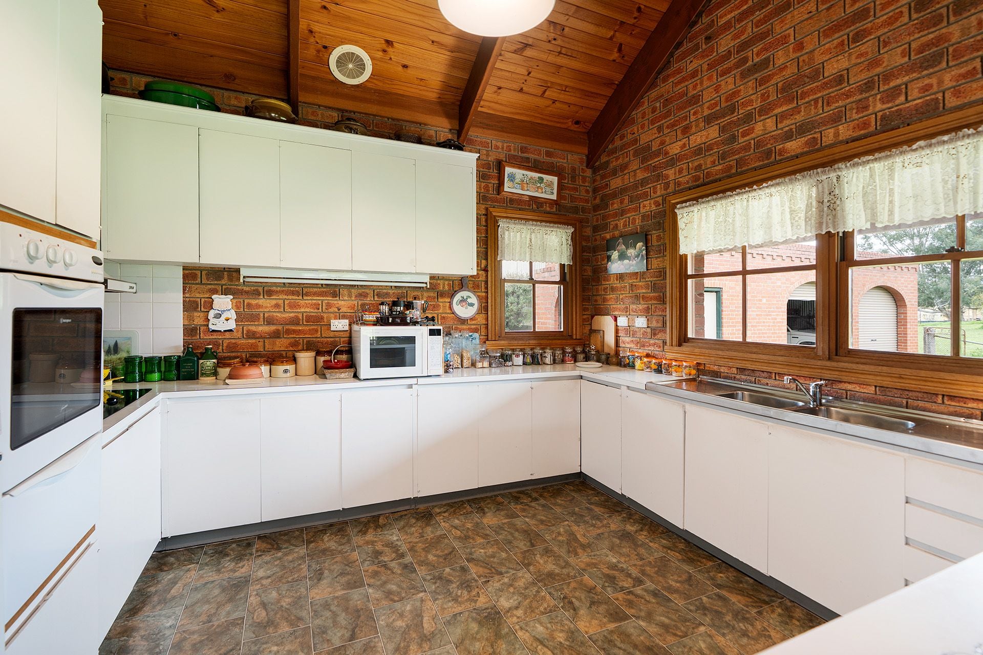 3 Fletcher Street, Guildford - Thumbnail 6