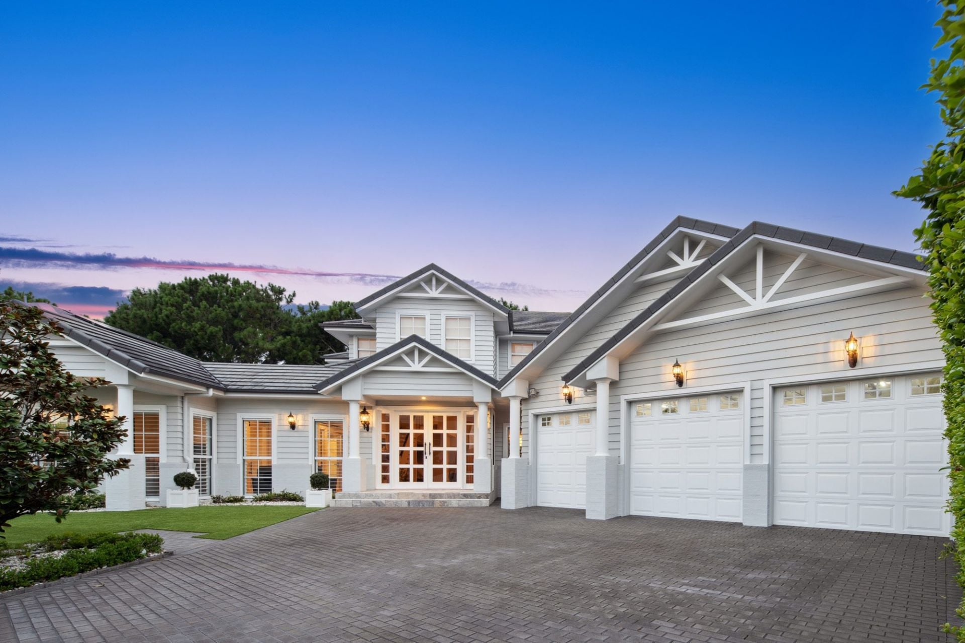 2265 Banksia Lakes Drive, Sanctuary Cove - Thumbnail 2