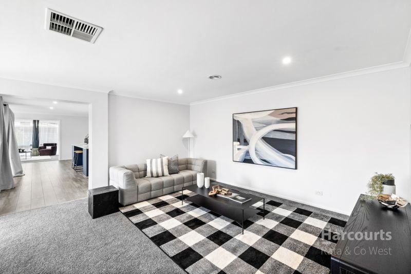 3 Streeton Avenue, Caroline Springs