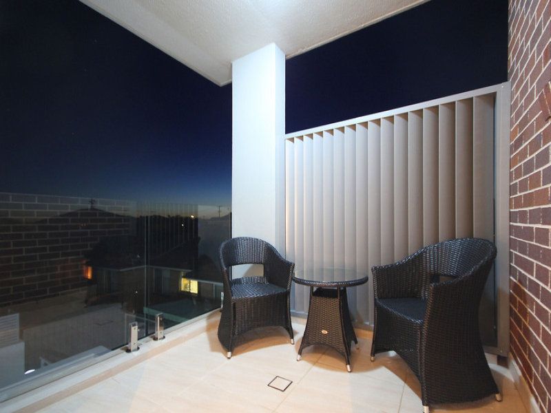 A05/145-147 Russell Avenue DOLLS POINT 2219