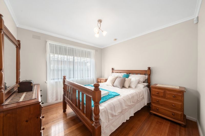 30 Melton Crescent, Lalor